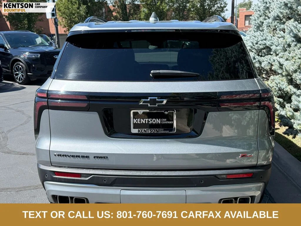 Used 2025 Gray Chevrolet Z71 image 7