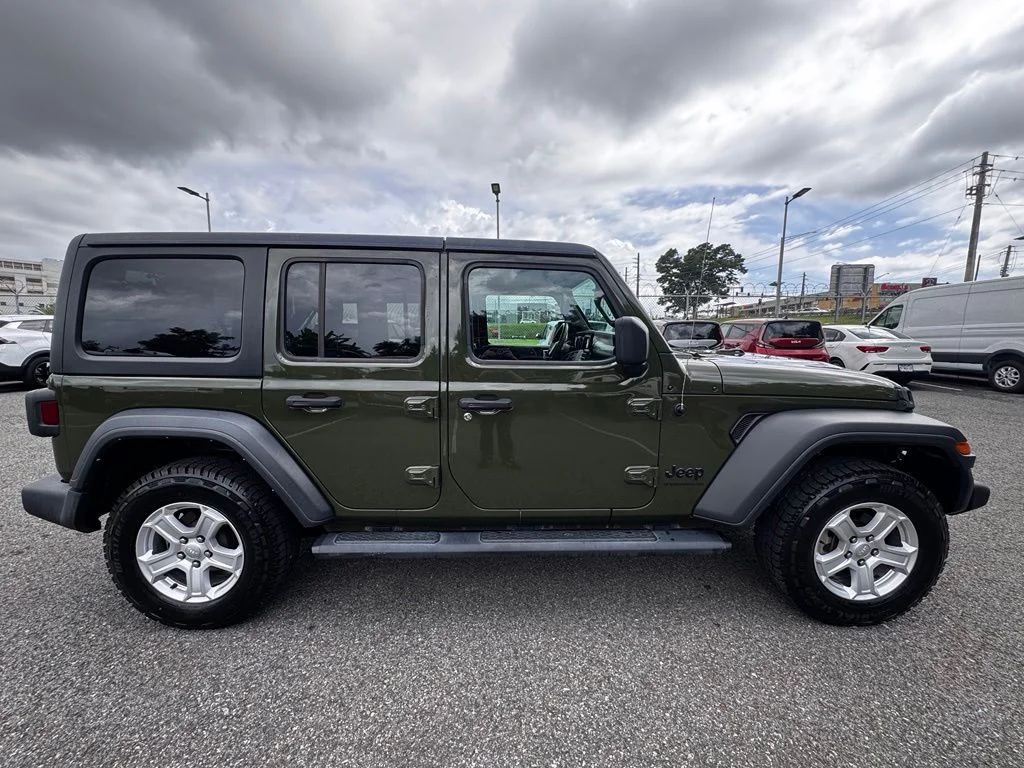 Used 2023 Green Jeep Sport S image 12
