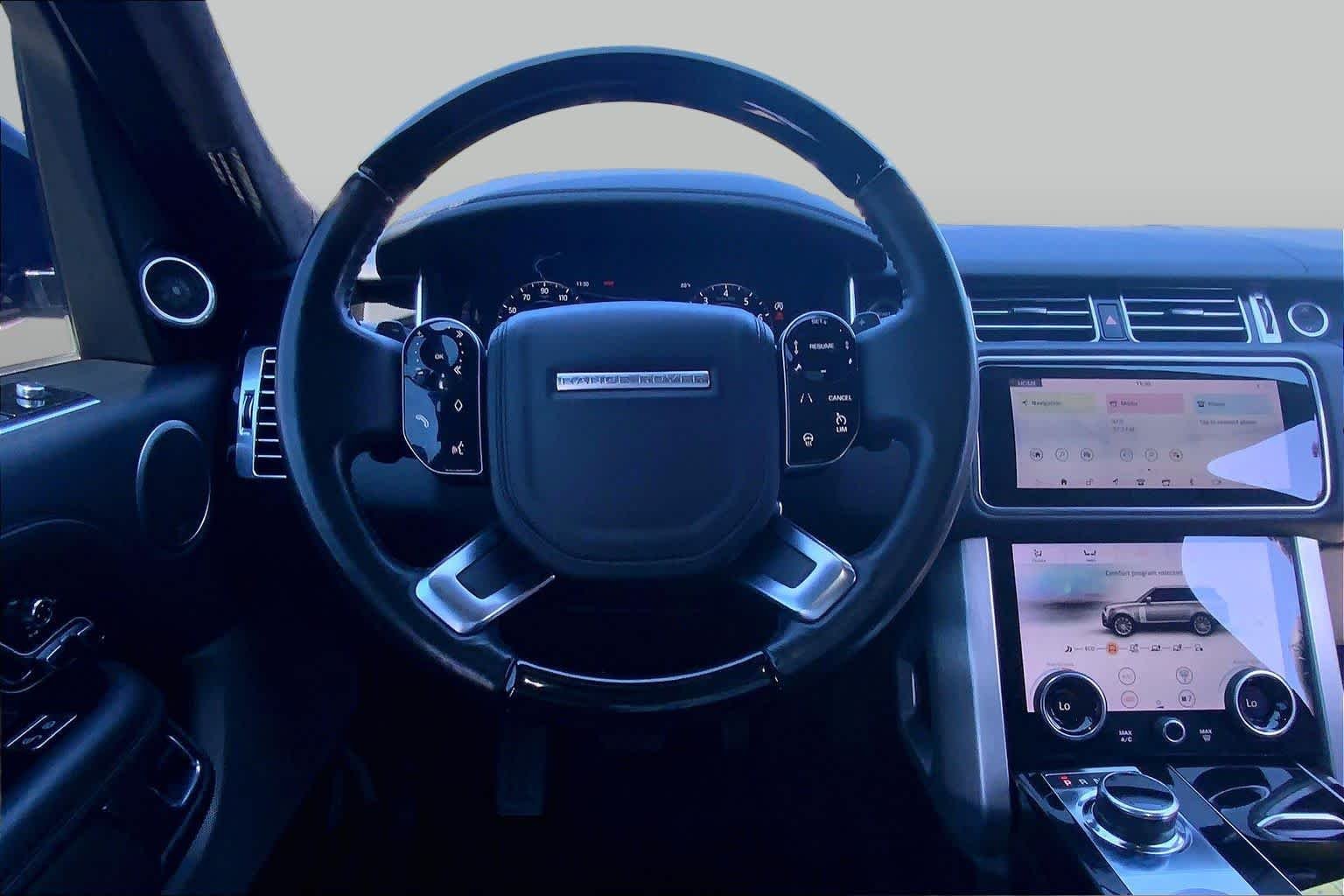 Used 2018 Santorini Black Metallic Land Rover  image 6