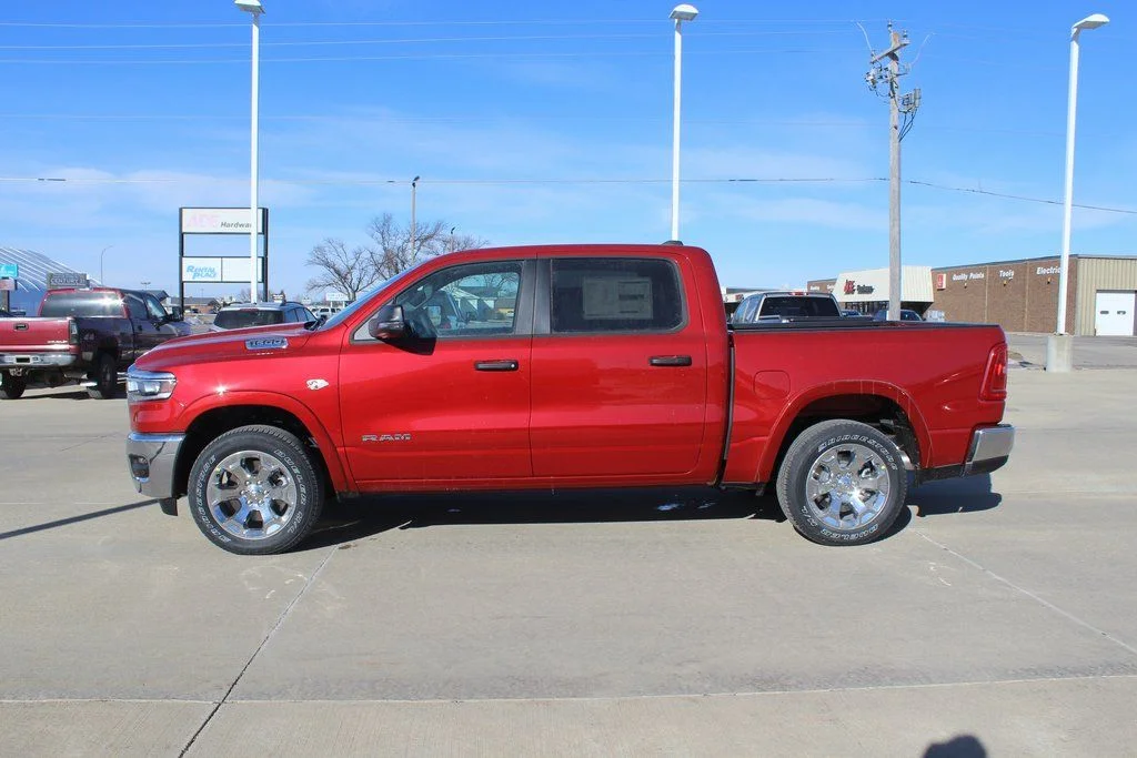 New 2026 Molten Red Pearl-Coat Exterior Paint RAM Big Horn/Lone Star image 6
