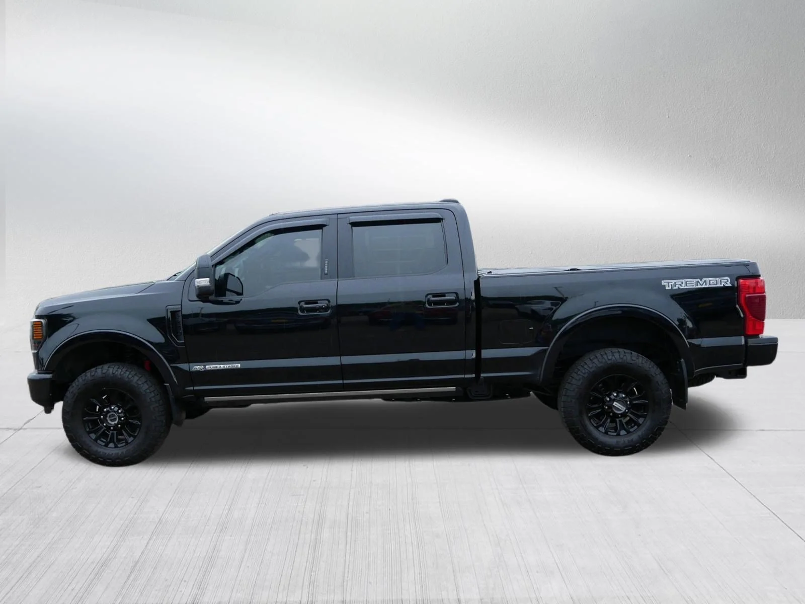 Certified Used 2022 Agate Black Metallic Ford LARIAT image 4