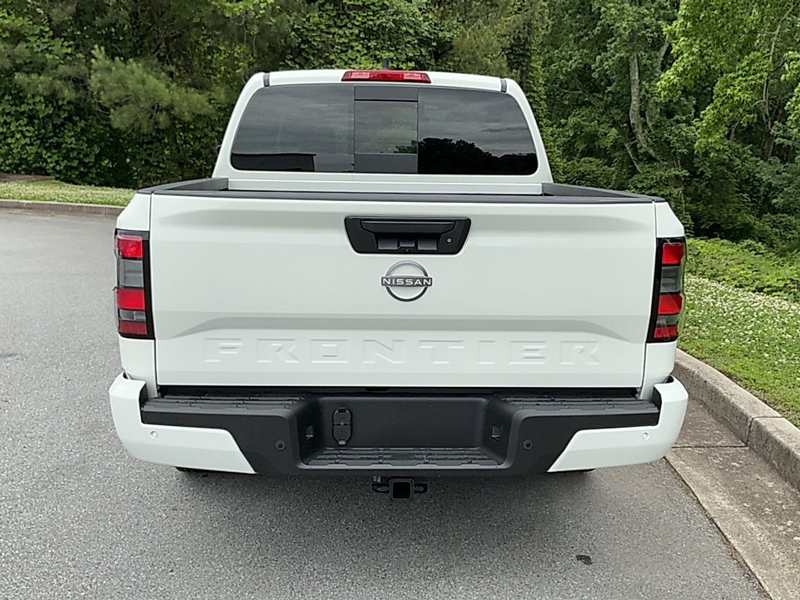 New 2026 Glacier White Nissan Crew Cab SV 4x2 image 16