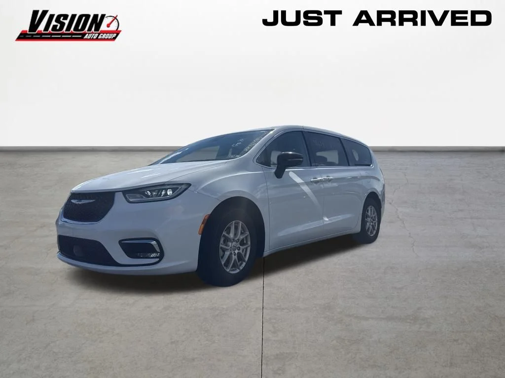 Used 2024 White Chrysler Touring L image 1
