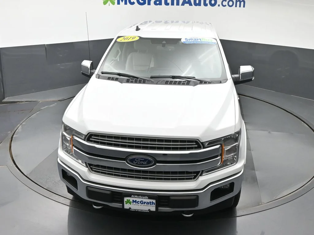 Used 2019 White Ford Lariat image 25