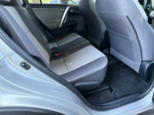 Used 2015 Silver Toyota XLE image 15