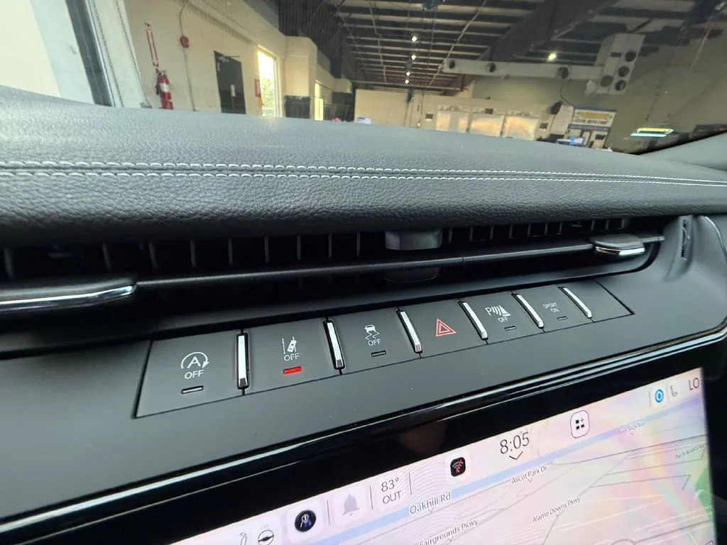 New 2027 Black Jeep Laredo Altitude image 23