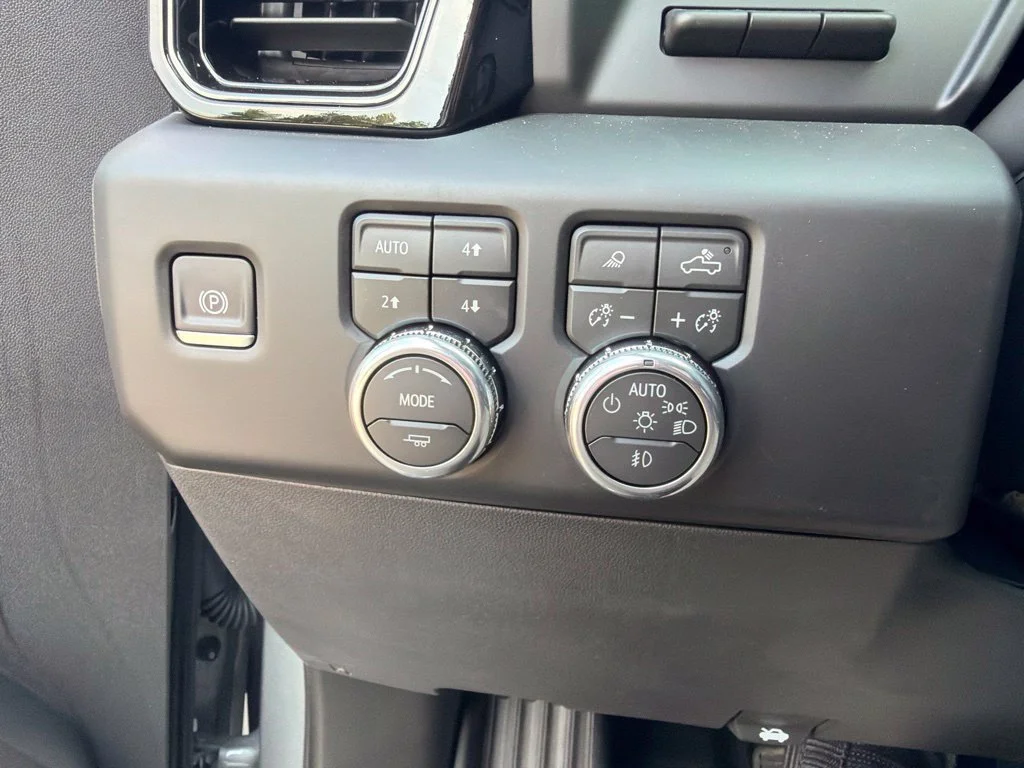 New 2026 Sterling Metallic GMC AT4X image 30