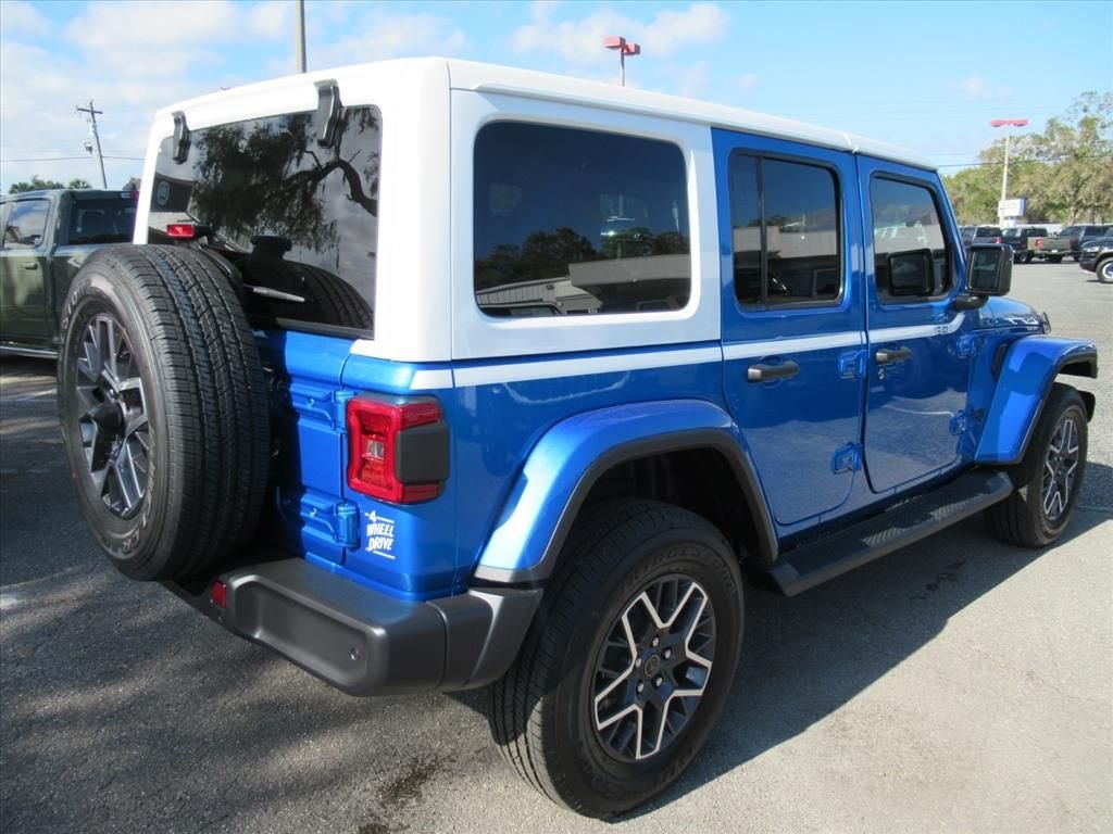 New 2026 Hydro Blue Pearl-Coat Exterior Paint Jeep Sahara image 7