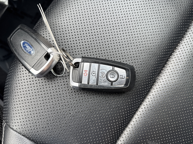 Used 2020 Star White Metallic Tri-Coat Ford SE Sport Hybrid image 28