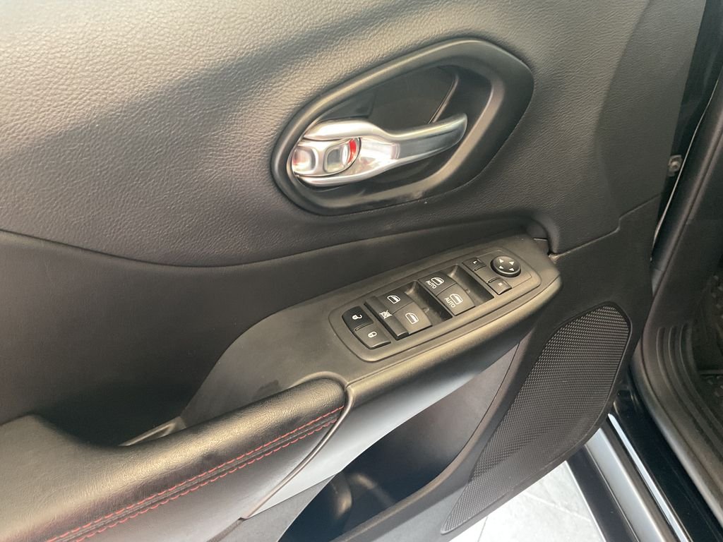 Used 2022 Black Jeep Trailhawk image 13