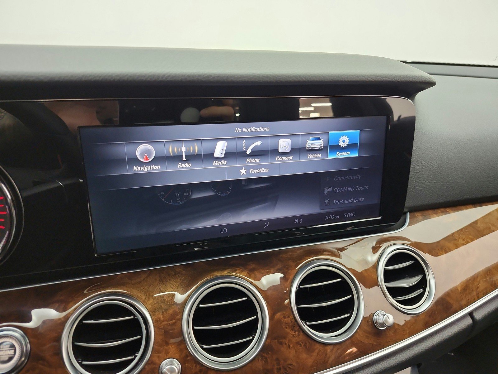 Used 2017 Iridium Silver Metallic Mercedes-Benz E 300 Sport image 18