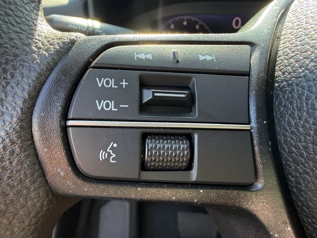 Used 2025 White Honda LX image 18