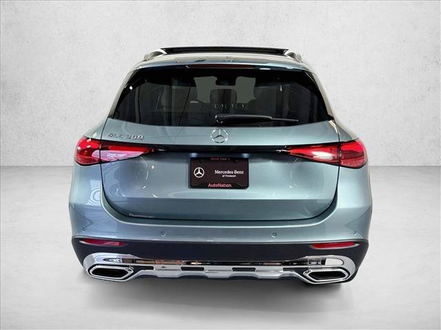 New 2027 Verde Silver Metallic Mercedes-Benz GLC 300 image 36