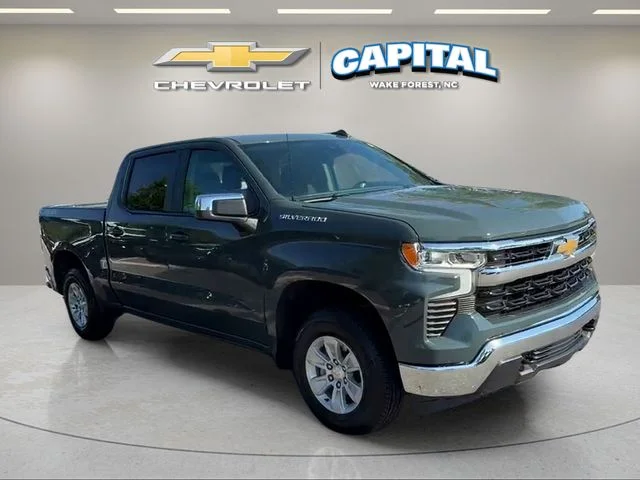 Used 2025 Gray Chevrolet LT image 7
