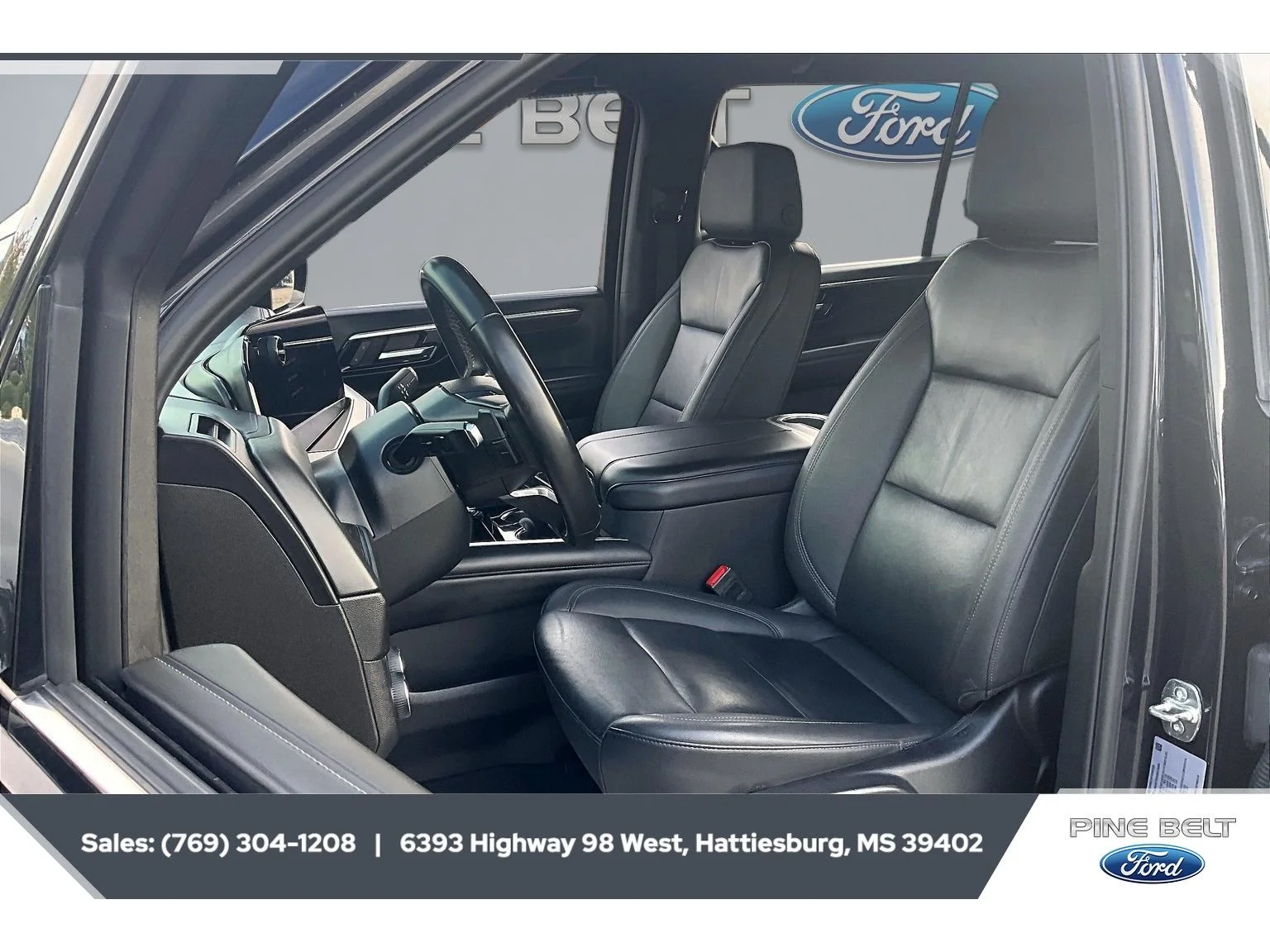 Used 2025 Dark Ash Metallic Chevrolet LT image 18