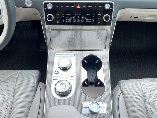 Used 2025 White Genesis 3.5T Prestige image 15