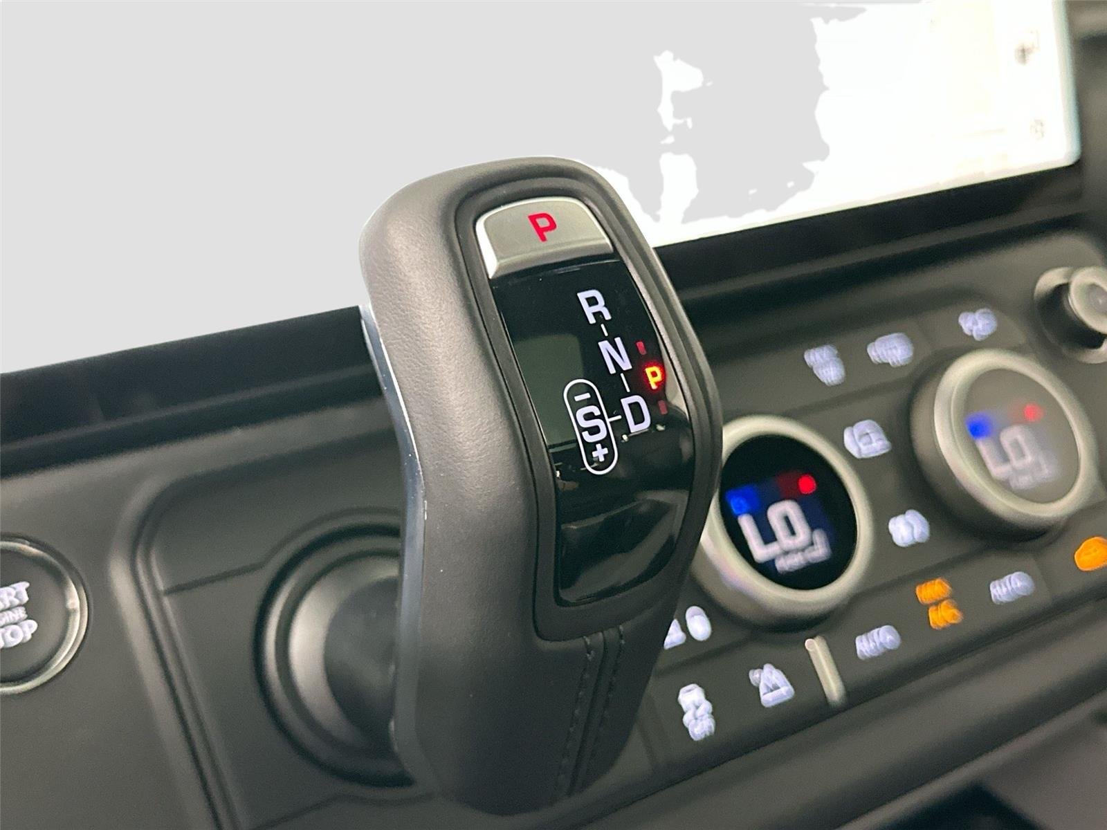 2026 Land Rover Defender X - Photo 16