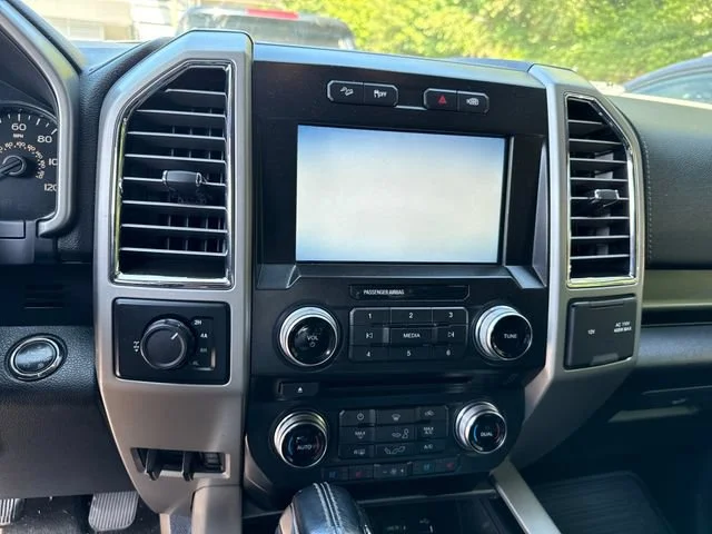 Used 2015 Magnetic Metallic Ford XLT image 20