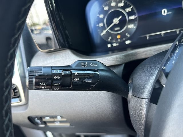 Used 2023 White Kia X-Line SX Prestige image 30
