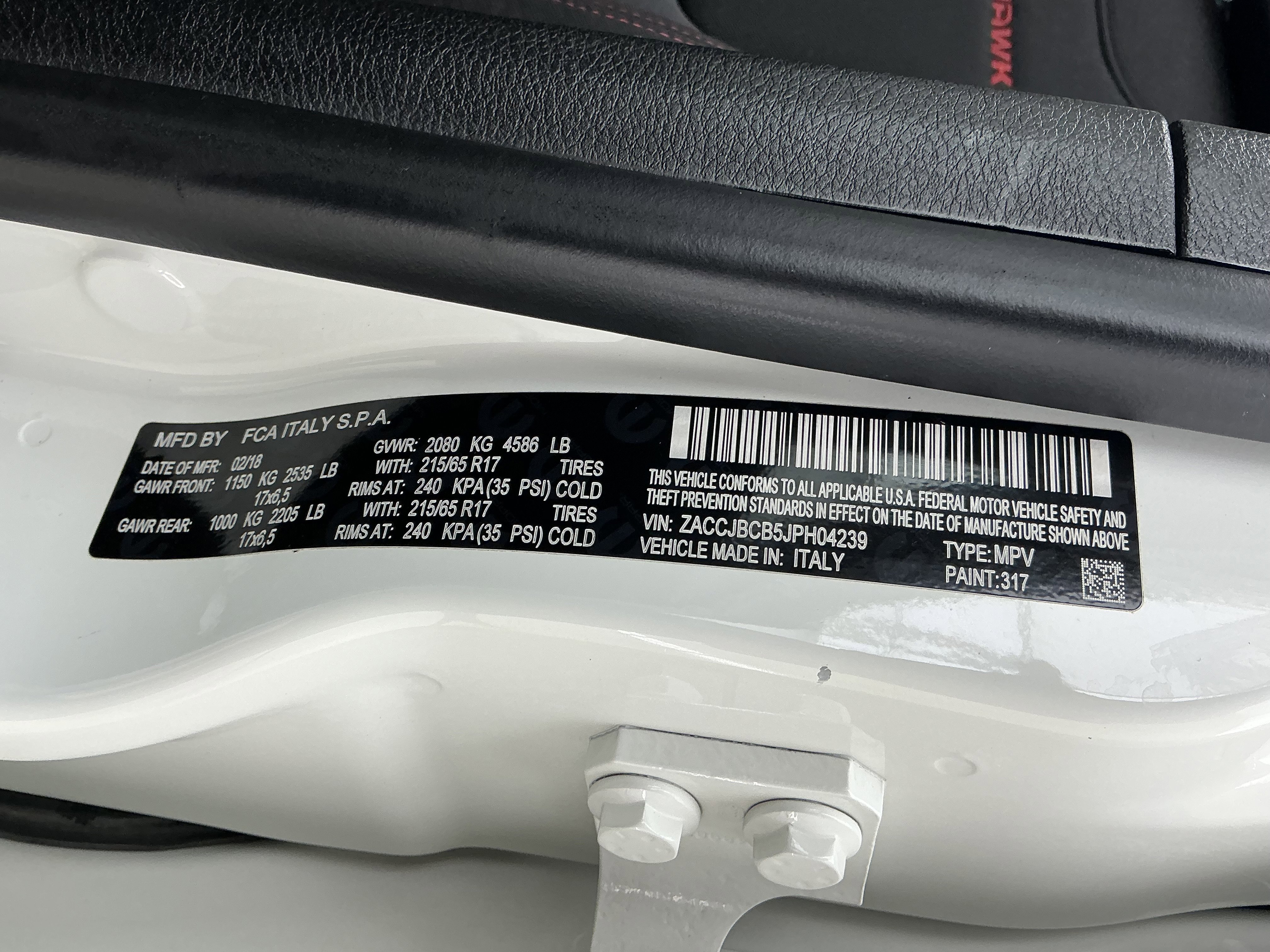 Used 2018 Alpine White Jeep Trailhawk image 14