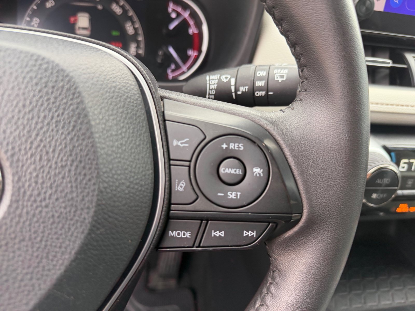 Used 2024 Silver Sky Metallic Toyota XLE Premium image 24