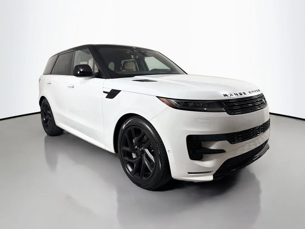 New 2026 Fuji White Land Rover Dynamic SE image 3