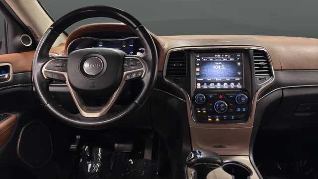 Used 2015 Brilliant Black Crystal Pearlcoat Jeep Summit image 11