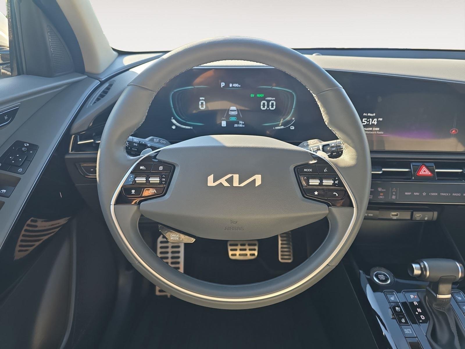Used 2023 Snow White Pearl Kia SX Touring image 11