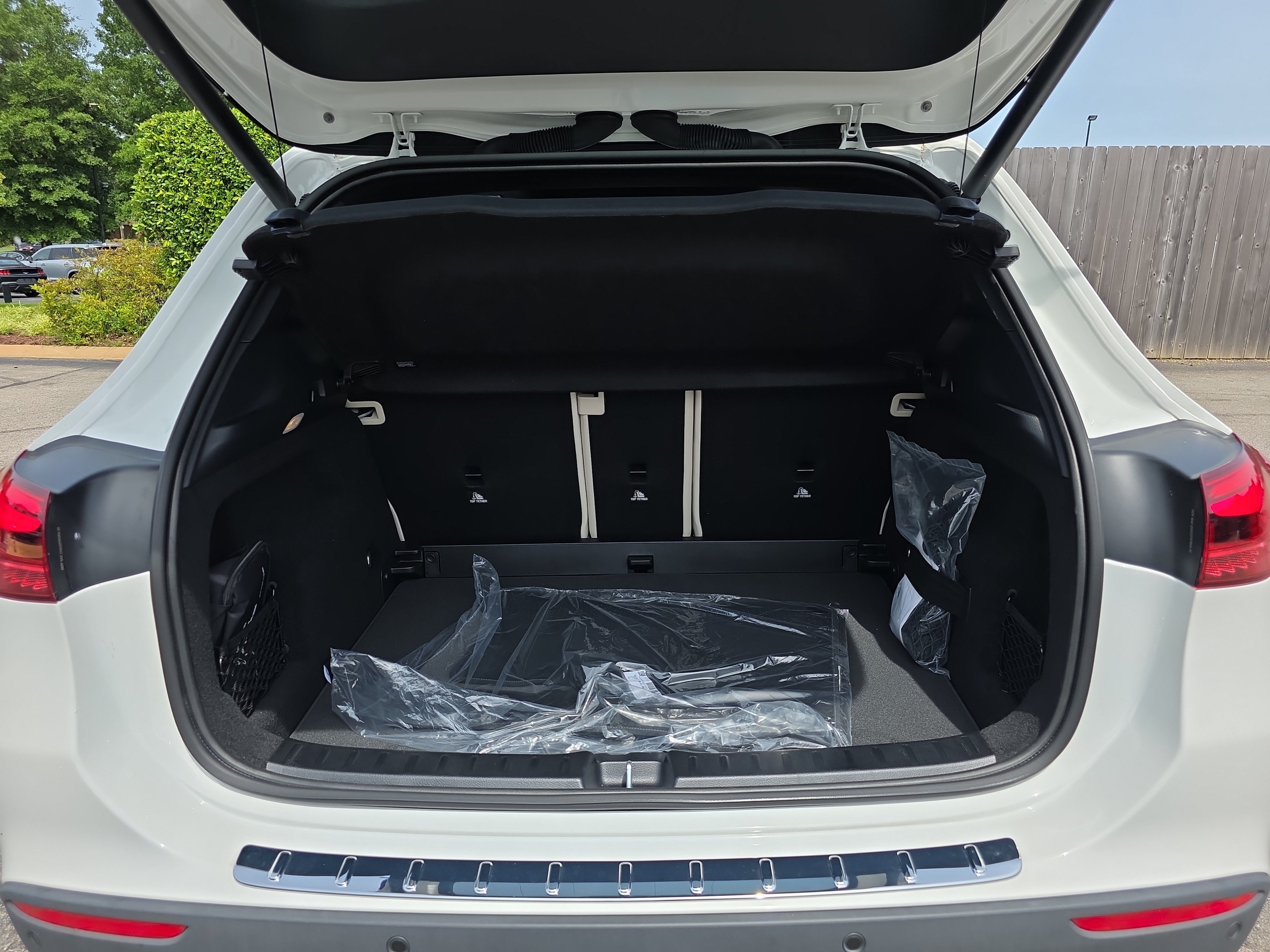 New 2026 Polar White Mercedes-Benz GLA 250 image 41