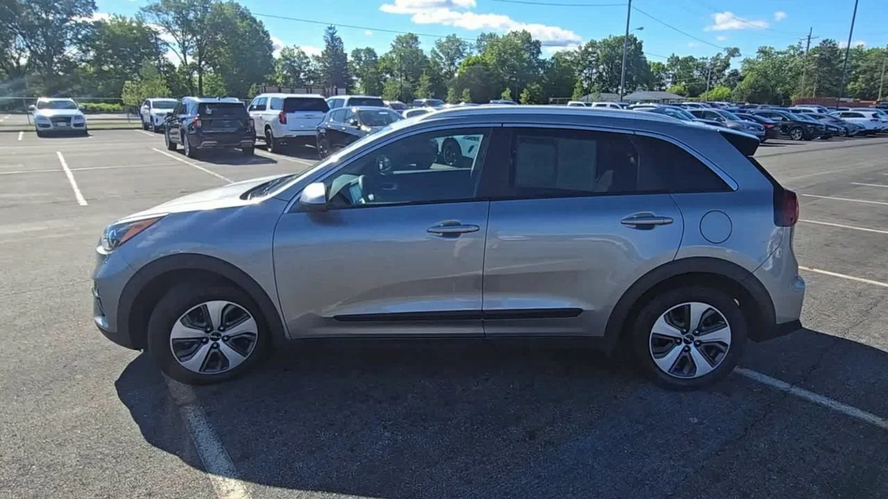Used 2022 Gray Kia LX image 6