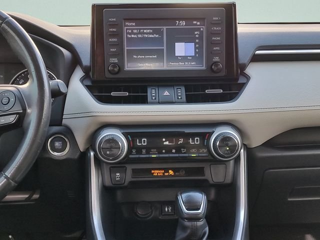 Used 2019 Gray Toyota XLE Premium image 13