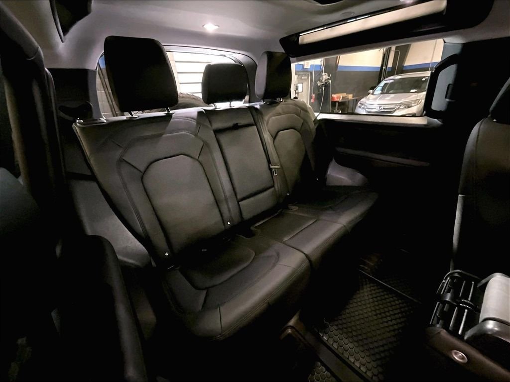Used 2025 Blue Land Rover S image 16