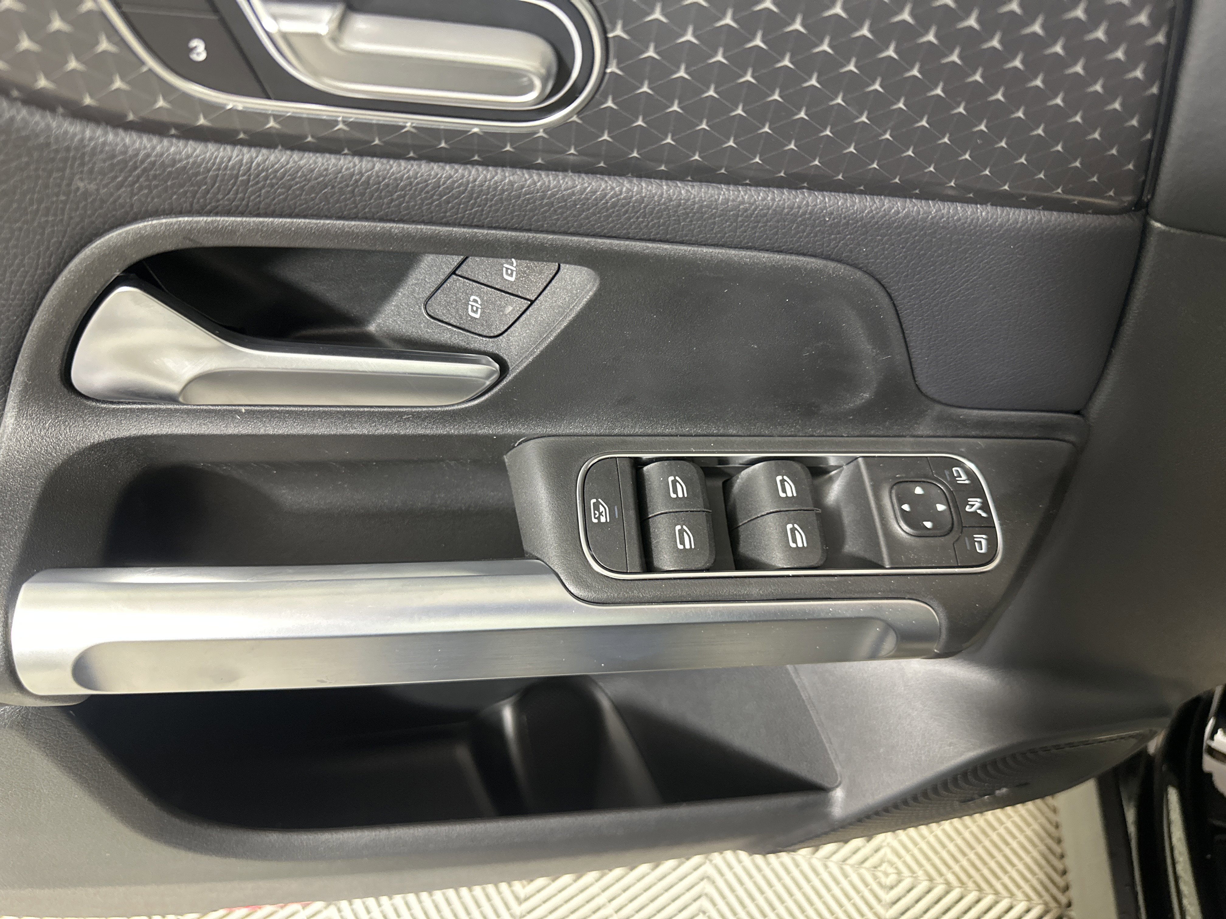 Certified Used 2026 NIGHT BLACK Mercedes-Benz GLB 250 image 11