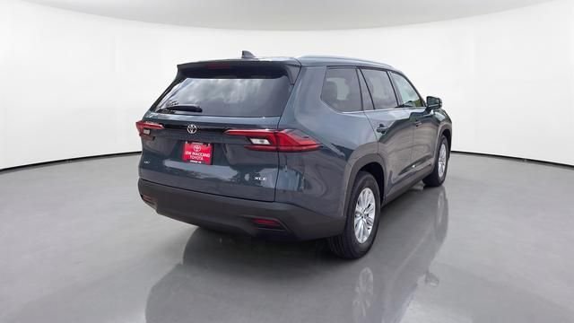 Used 2026 White Toyota XLE image 7