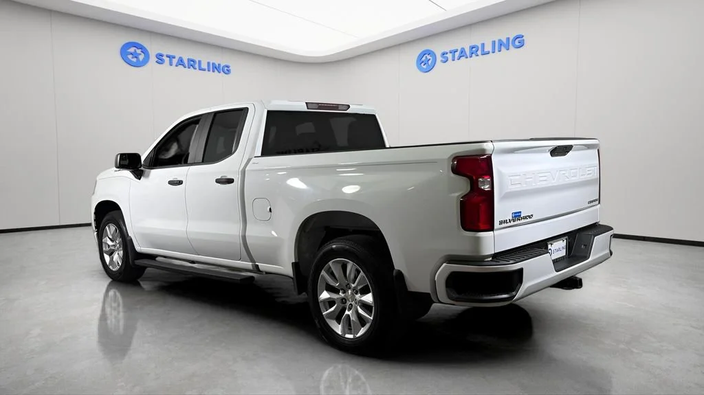 Used 2020 SUMMIT WHITE Chevrolet Custom image 6