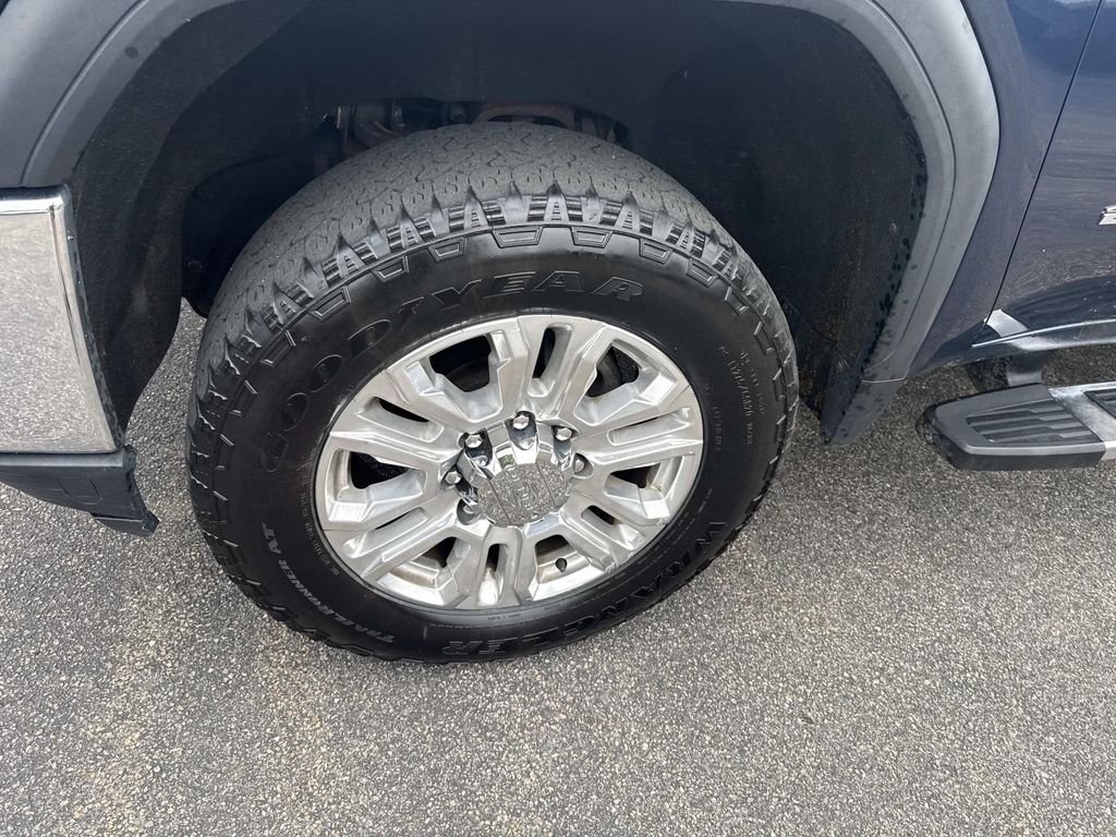 Used 2020 Blue GMC SLE image 9