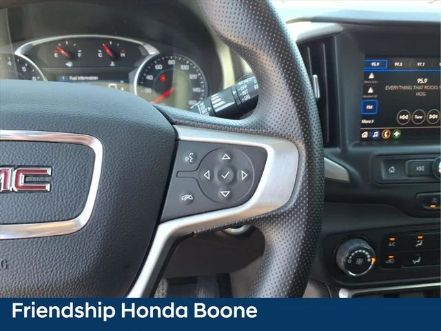 Used 2023 White GMC SLE image 23