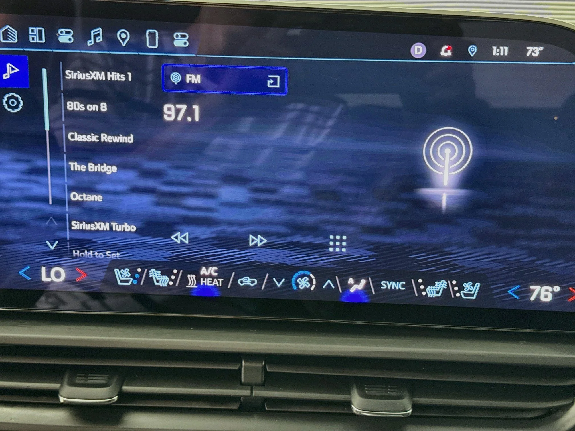 Used 2025 Summit White Chevrolet LT - Extended Range image 17