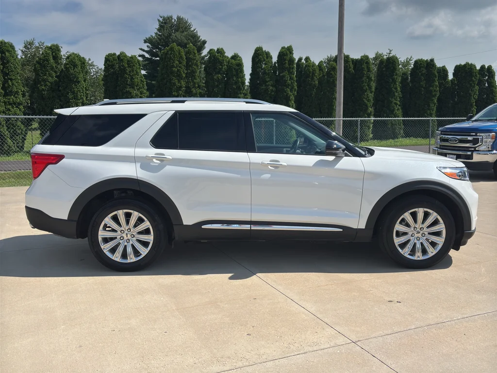Used 2024 Star White Ford Limited image 2