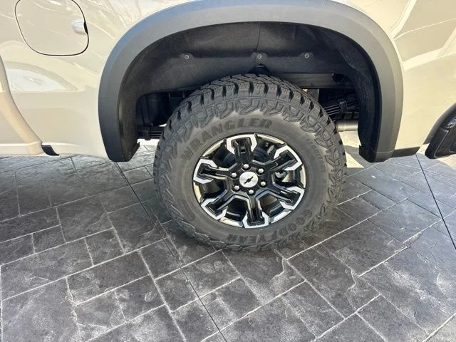 New 2026 White Chevrolet ZR2 image 8