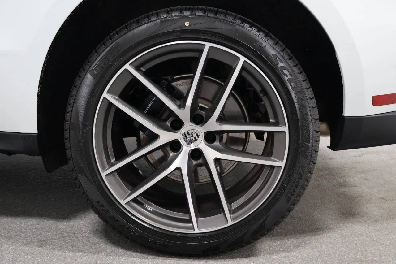Certified Used 2026 White Porsche  image 39