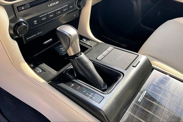 Used 2022 Black Lexus 460 image 15