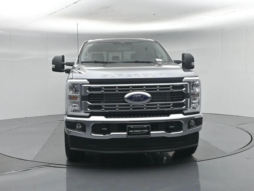 New 2026 Carbonized Gray Metallic Ford XLT image 53
