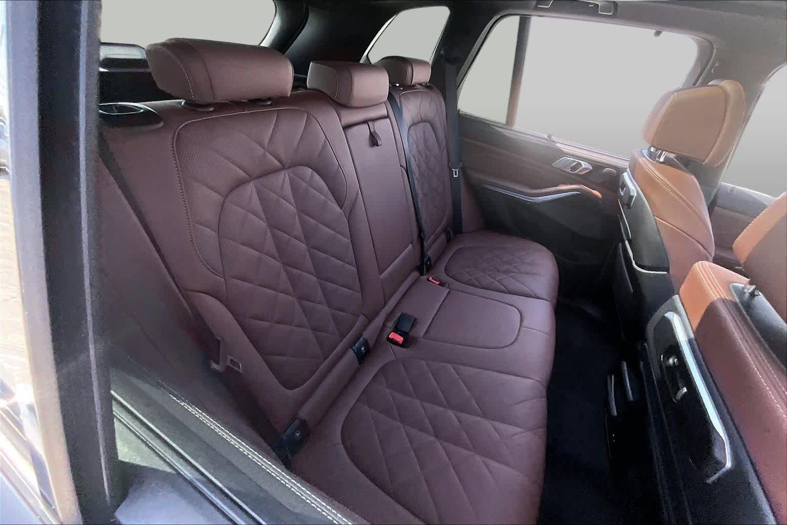 Used 2024 Brooklyn Grey Metallic BMW M60i image 18