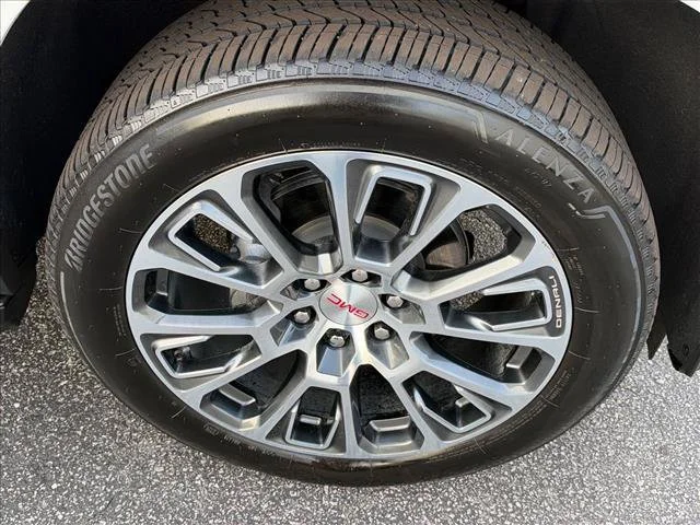 Used 2025 White Frost Tricoat GMC Denali image 34
