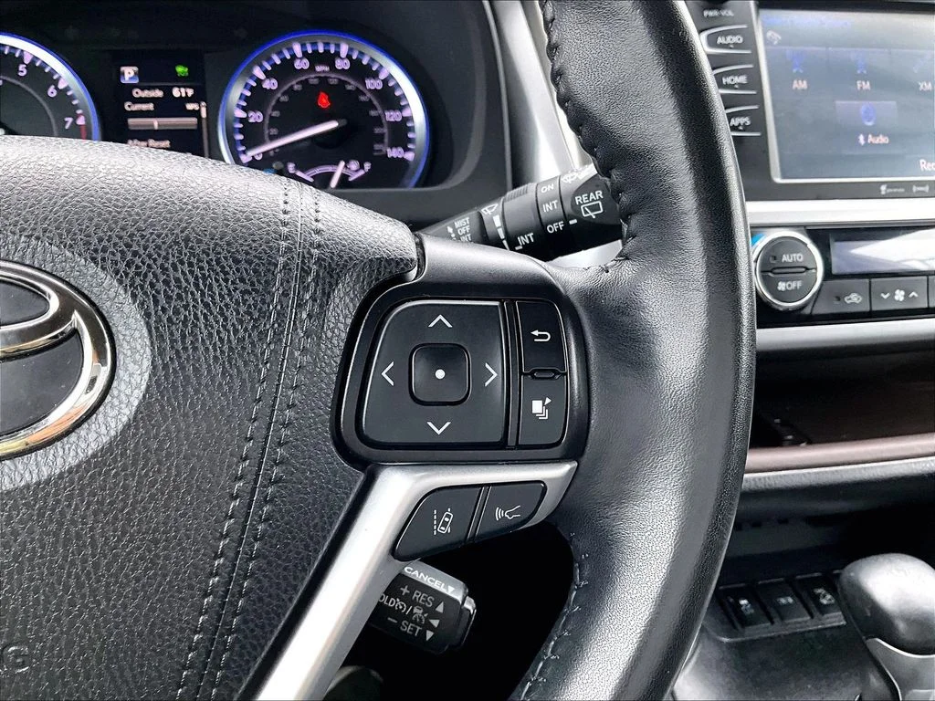 Used 2019 Gray Toyota XLE image 15
