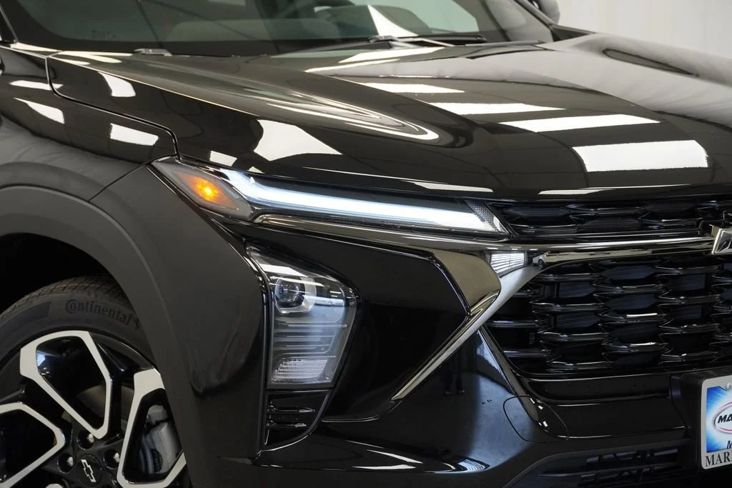 New 2026 Mosaic Black Metallic Chevrolet 2RS image 30
