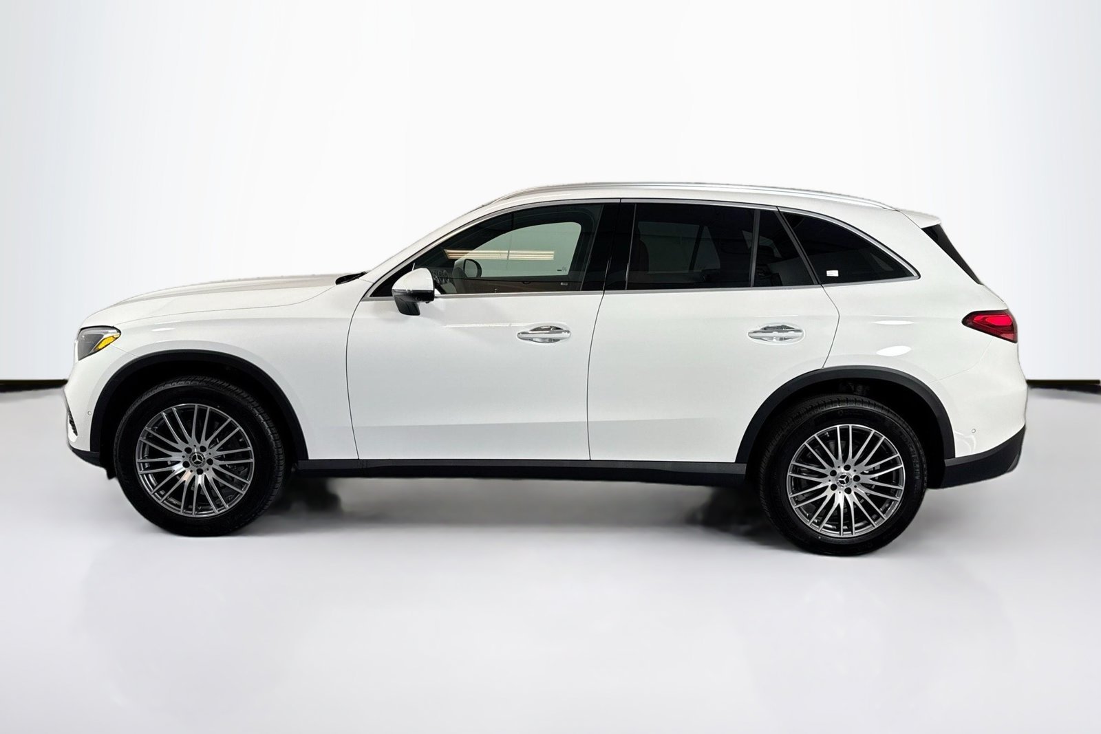 Certified Used 2026 Polar White Mercedes-Benz GLC 300 image 8