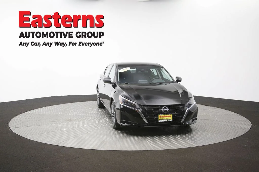 Used 2025 Black Nissan 2.5 SV image 49