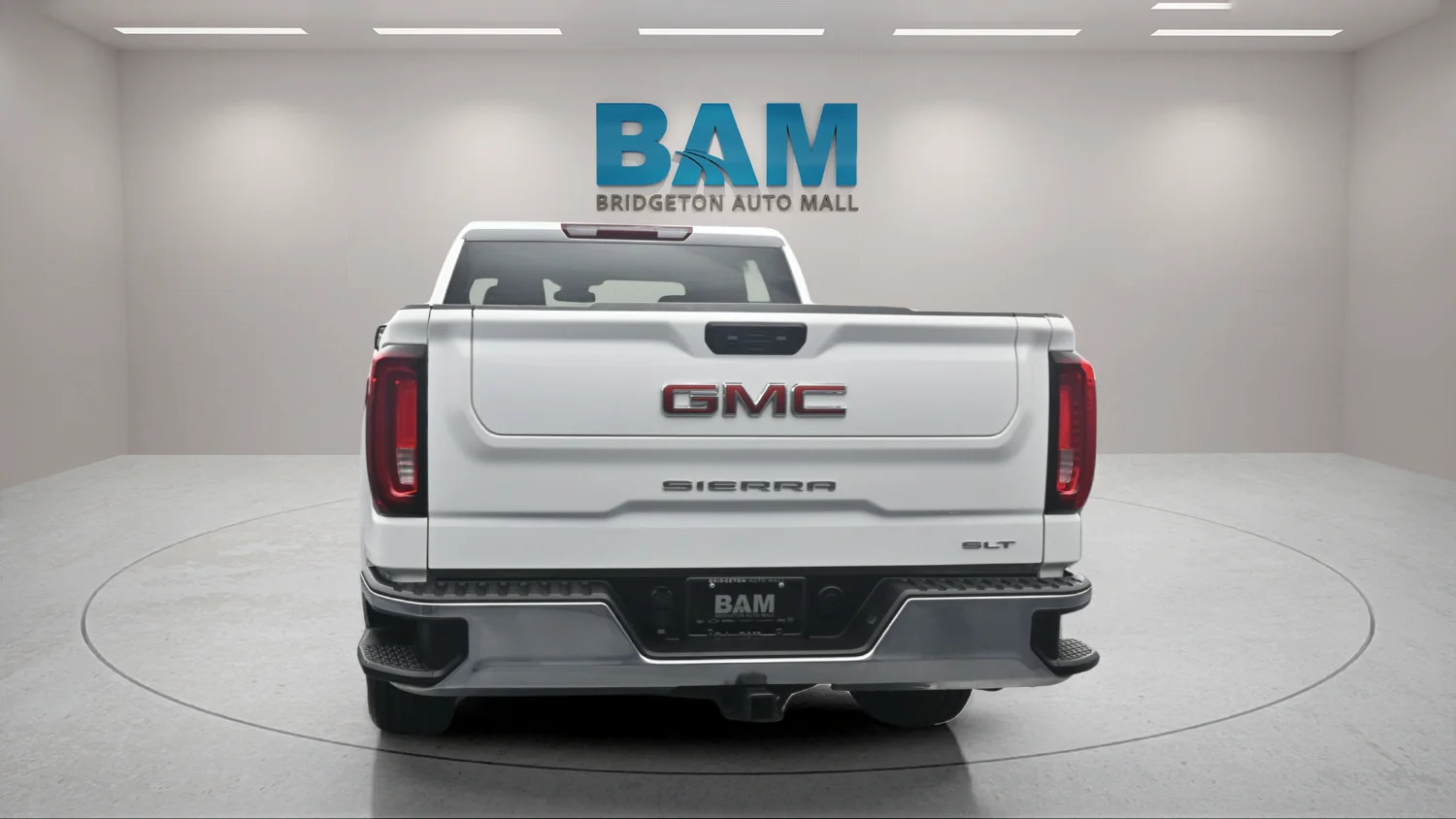 Used 2025 Summit White GMC SLT image 6